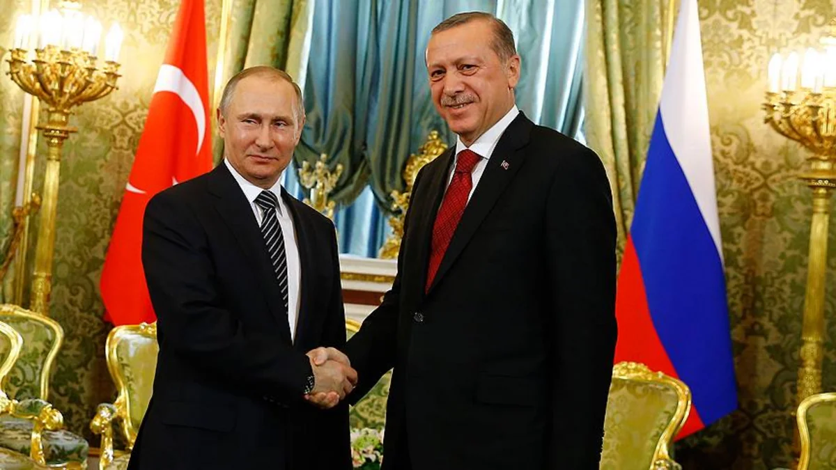 Putin Ərdoğanı referendumun nəticələri ilə bağlı təbrik edib