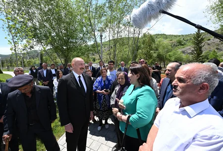 Prezident Laçının Sus kəndinə köçmüş sakinlərlə görüşüb - YENİLƏNİB