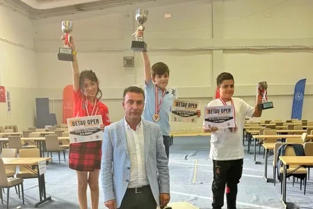 Naxçıvan şahmatçıları Bitlisdəki festivalda uğurlu çıxış ediblər