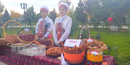 “Qərbi Azərbaycana qayıdış” festival-konqresdə İrəvan mətbəxi təqdim edilib