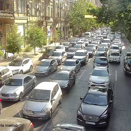 Bakının bir sıra yollarında tıxac yaranıb