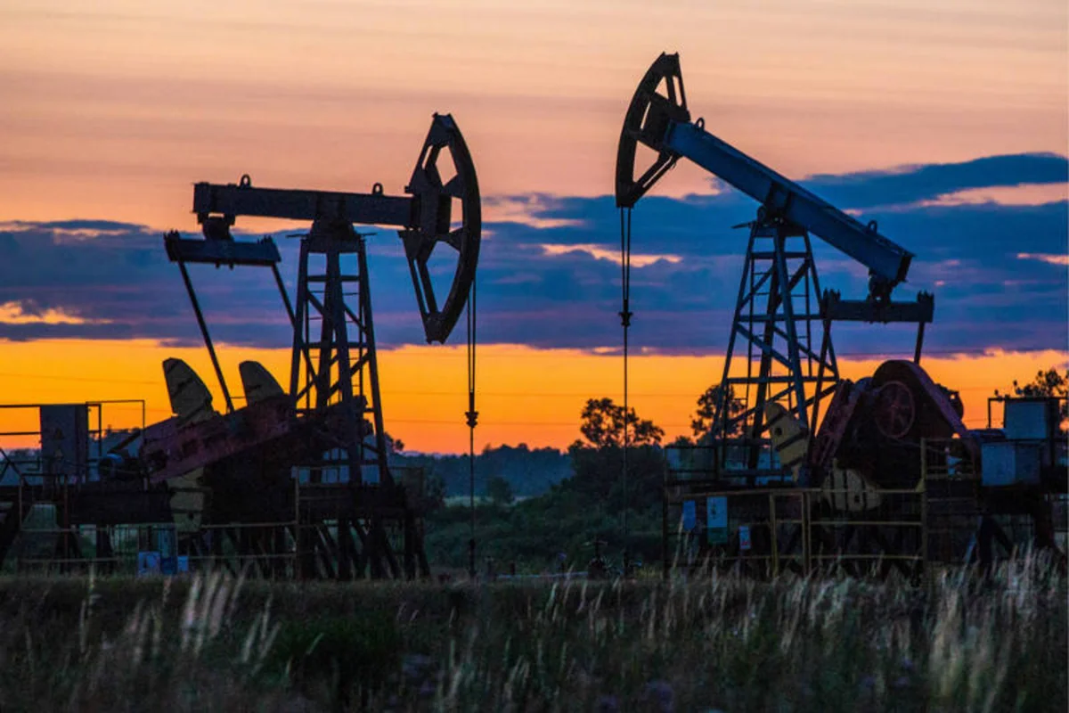 Стоимость нефти марки Brent выросла до 55,55 доллара за баррель