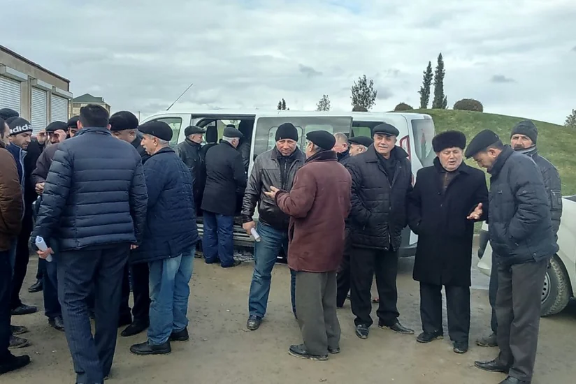 ​Mobil ofislər vasitəsilə yerlərdə mülkiyyət sənədləri qəbul edilib