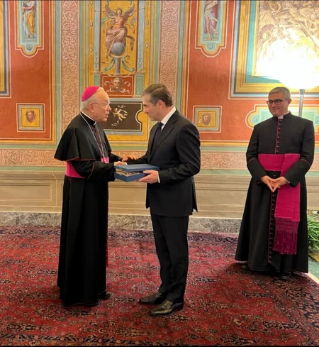 Azərbaycan səfiri Papa Cəngavər Ordeninin Böyük Xaçına layiq görülüb