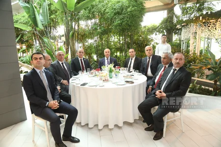 YAP-ın Mərkəzi Aparatı Zərifə Əliyevanın 100 illik yubileyinə həsr edilmiş tədbir keçirib - YENİLƏNİB