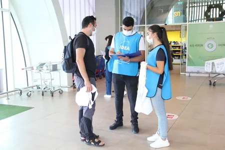 Plastiksiz iyul hərəkatı çərçivəsində alıcılara eko-çantalar paylanılıb