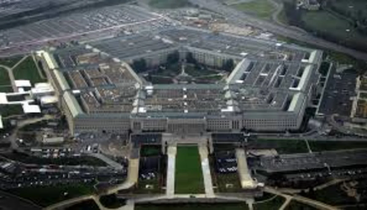 Бывший замглавы Пентагона: терроризм - главная угроза для США, трения с РФ краткосрочны