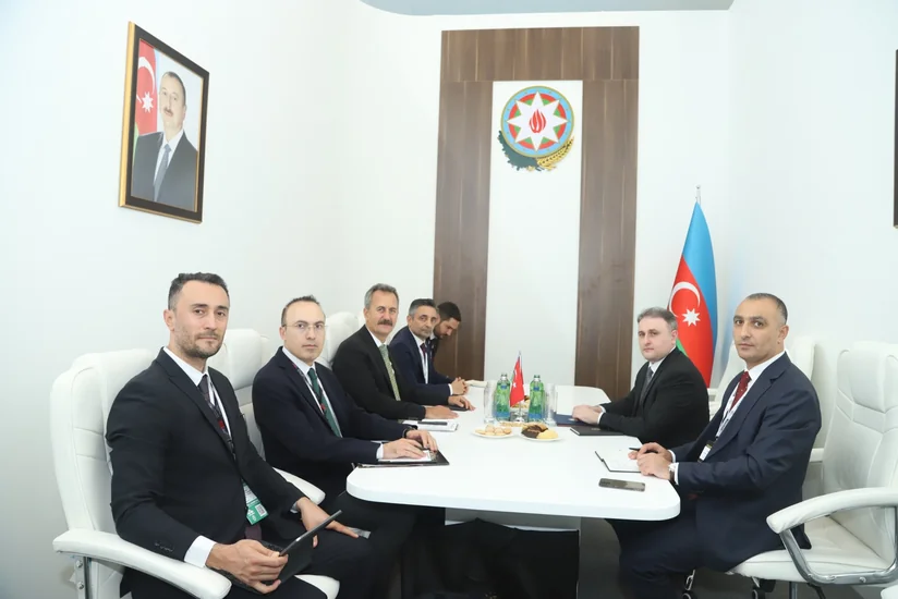 Vüqar Mustafayev xarici ölkə rəsmiləri ilə müdafiə sənayesi üzrə əməkdaşlığı müzakirə edib