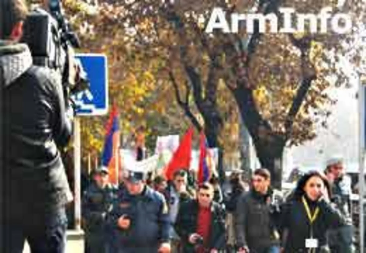 ​İrəvanda eyni vaxtda iki etiraz aksiyası keçirilib