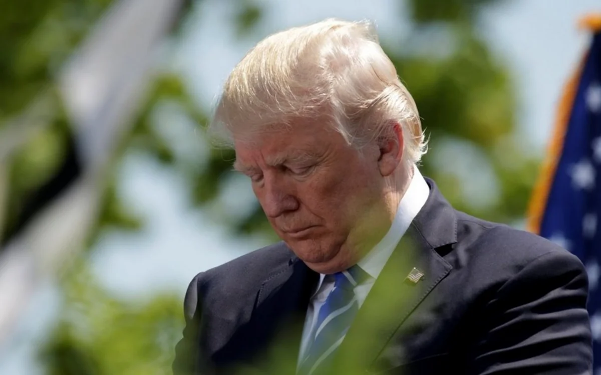 Trampın reytinqi rekord həddə düşüb