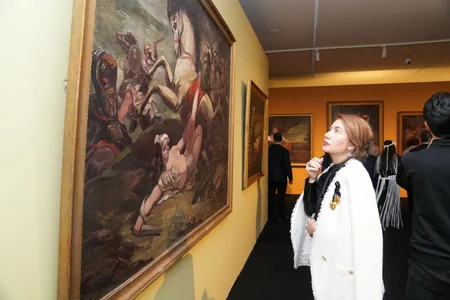 Heydər Əliyev Mərkəzində gürcü rəssamın sərgisi açılıb