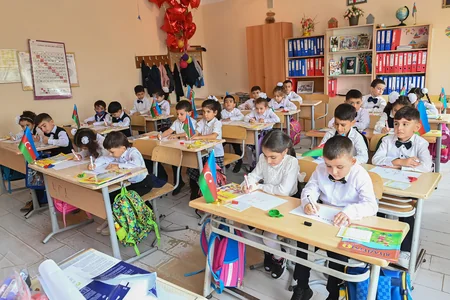 Təhsil Nazirliyi 45 minə yaxın şagirdə pulsuz məktəbli ləvazimatı verib