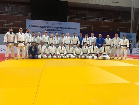 Federasiya məşqçilərlə və hakimlərlə ayrı-ayrılıqda iclas keçirib