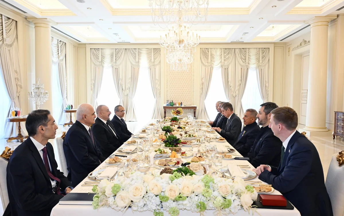 İlham Əliyev və Tatarıstanın Rəisi birgə nahar ediblər