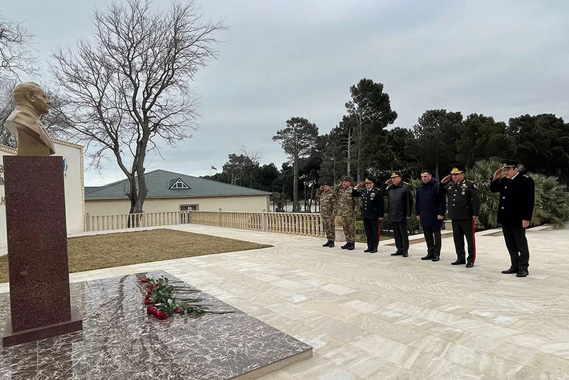 Командующий Силами обороны Грузии посетил воинские части в Азербайджане