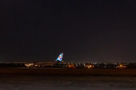 Bakı aeroportunda “Korean Air” aviaşirkətinə məxsus təyyarə məcburi eniş edib