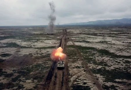 В ходе широкомасштабных учений проведен основной этап с боевой стрельбой - ВИДЕО