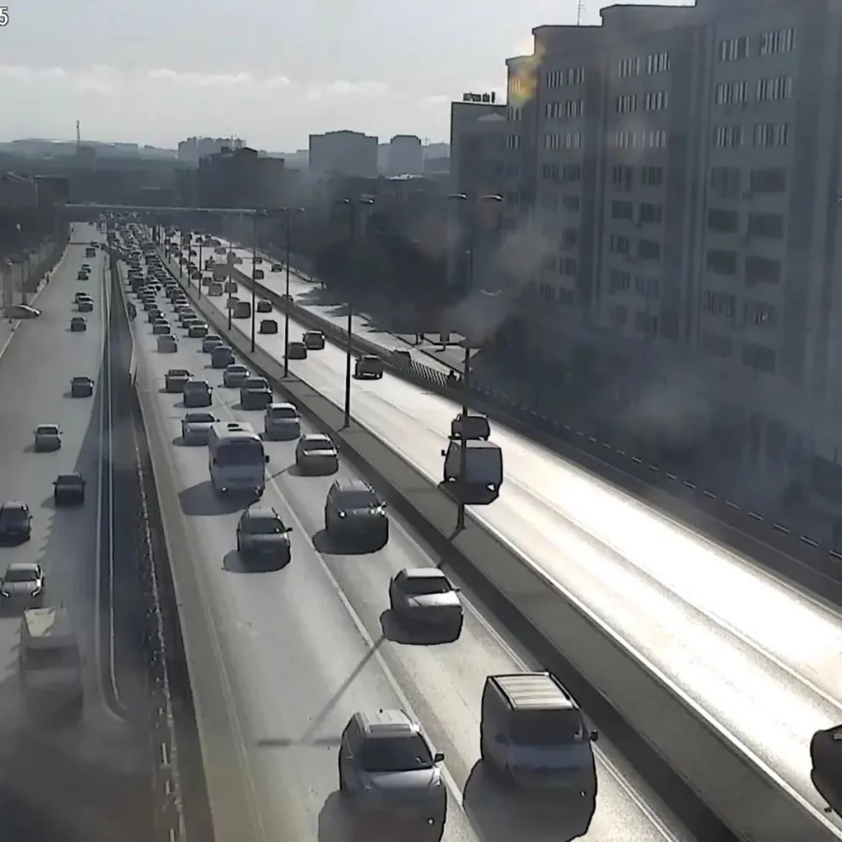 Bakının bir sıra yollarında tıxac yaranıb