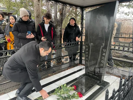 Gürcüstanda 20 Yanvar şəhidinin məzarı ziyarət olunub