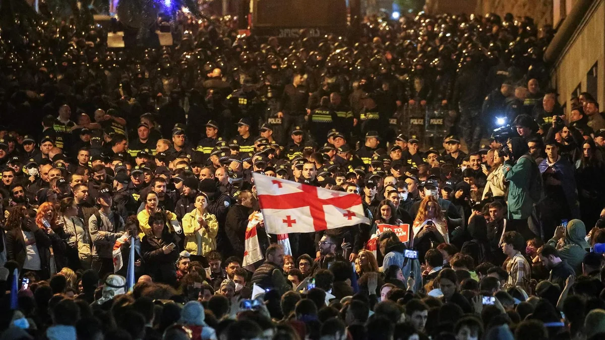 Tbilisidə aksiyada 3 polis əməkdaşı yaralanıb