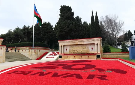 Prezident İlham Əliyev Şəhidlər xiyabanını ziyarət edib - FOTOLAR - YENİLƏNİB