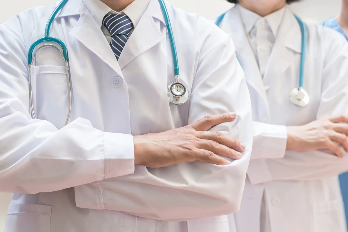 Gürcüstanda koronavirusla mübarizəyə təqaüdçü həkimlər cəlb edilir