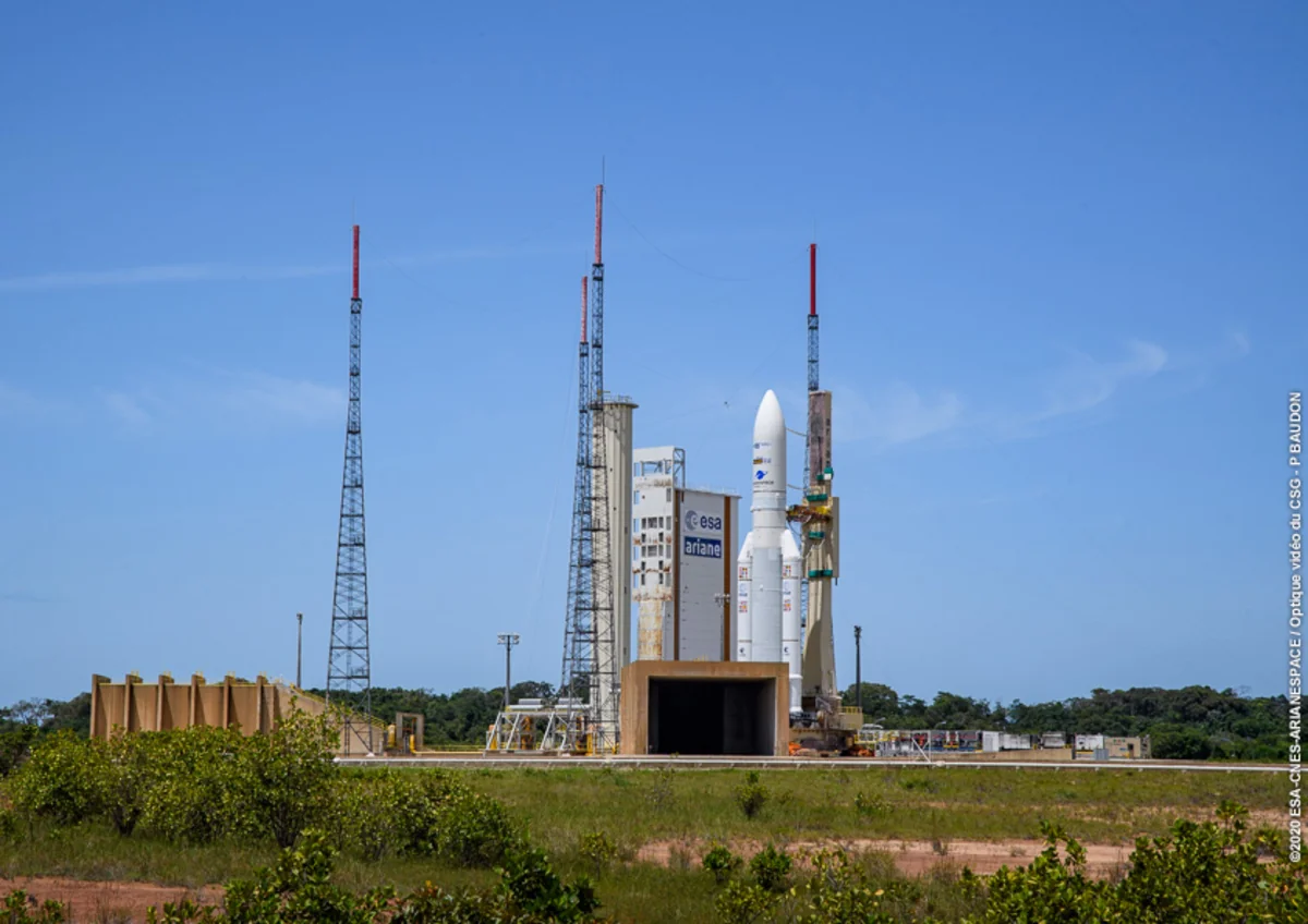 Запуск Ariane 5 с тремя аппаратами на борту отложили