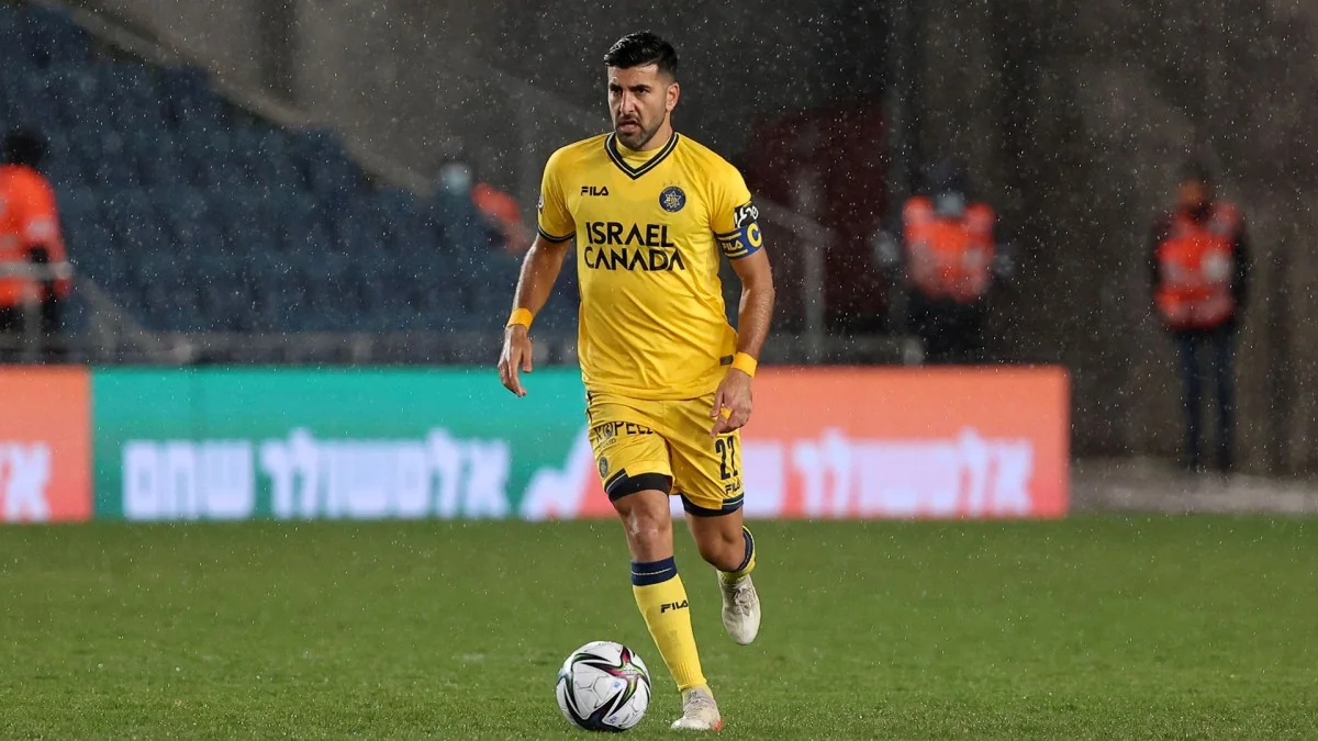 Zirənin rəqibi 34 yaşlı futbolçu ilə müqaviləni yeniləyib
