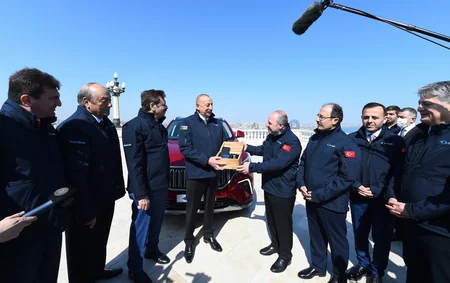 Türkiyənin ilk yerli elektromobili “Togg” İlham Əliyevə təqdim olunub - YENİLƏNİB