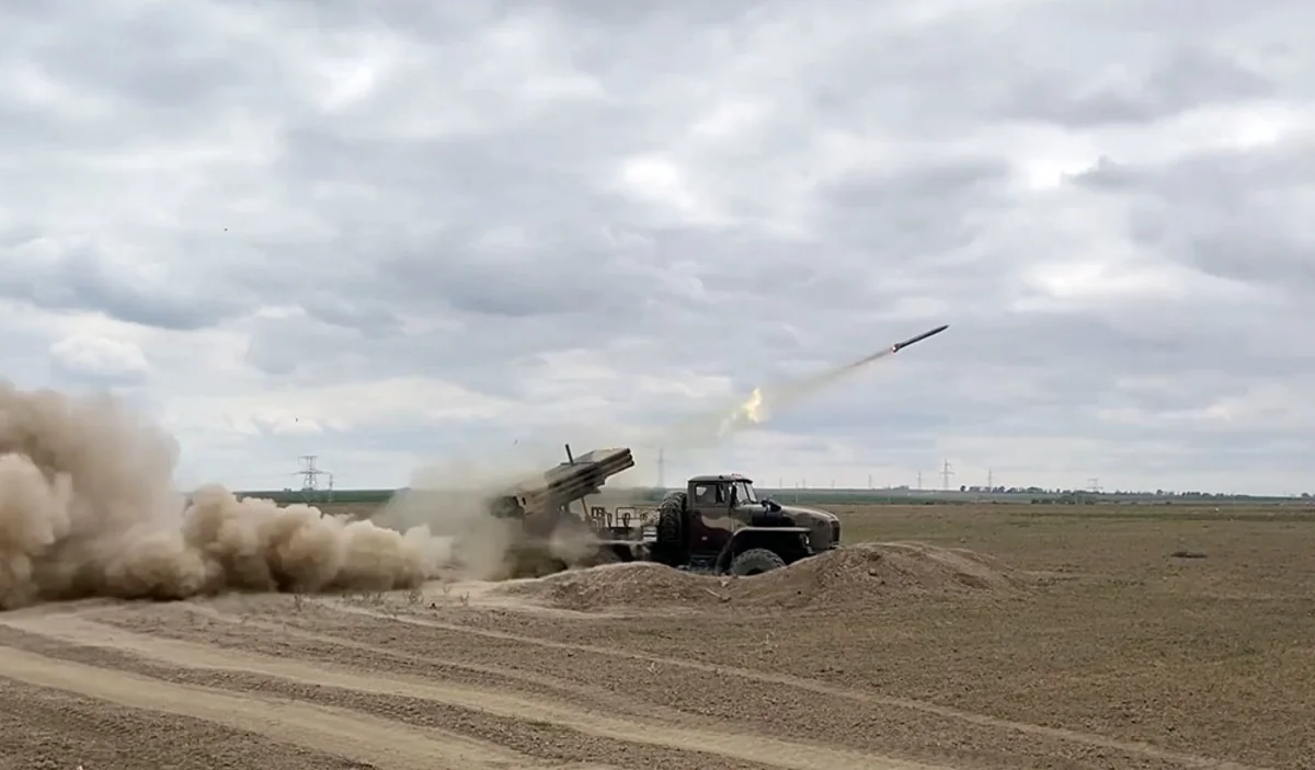 Azerbaijani Army holding rocket and artillery troops’ exercises 
