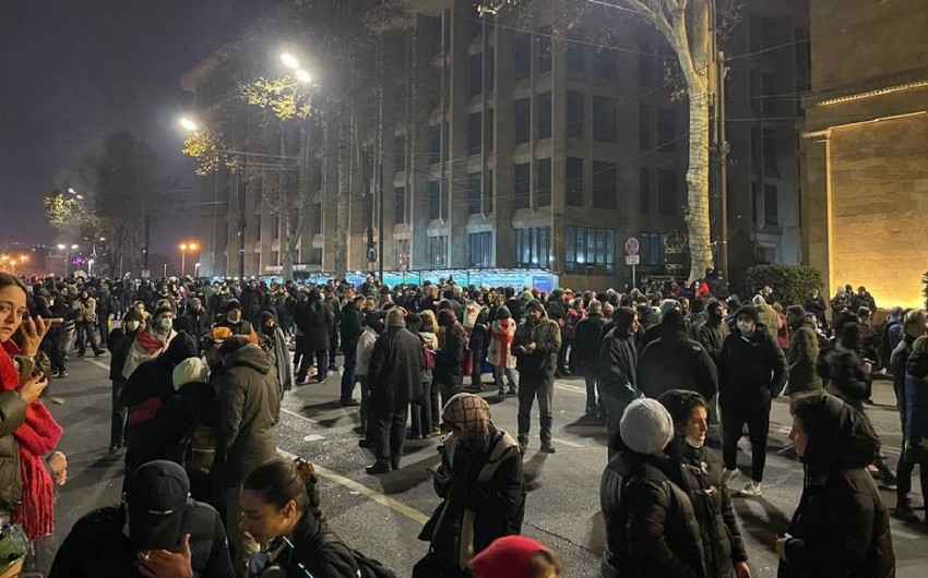 Tbilisidə parlament qarşısında növbəti aksiya başlayıb