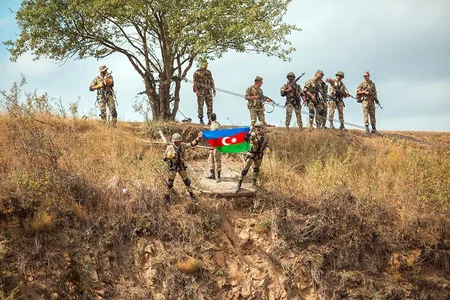 “Hərbiyyə - 2019” layihəsi çərçivəsində yüzdən çox gənc Gədəbəydəki hərbi hissədə olub