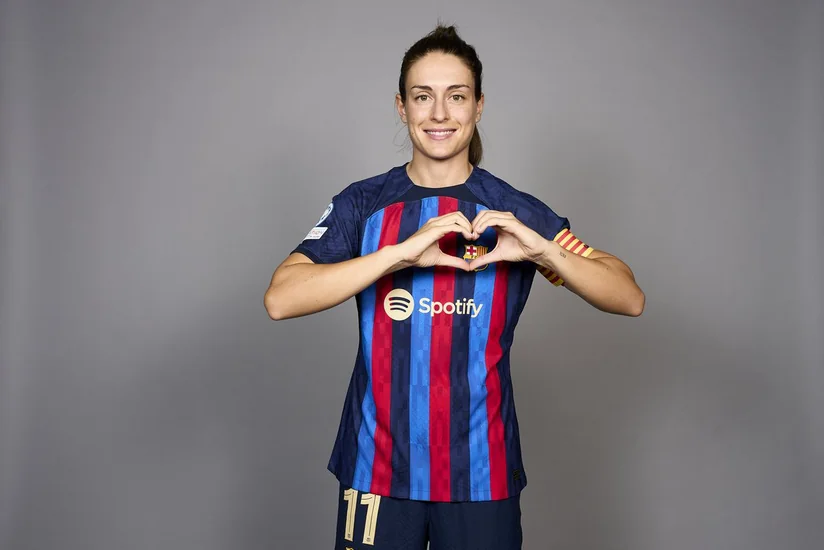 “Barselona”nın qadın komandasının futbolçusu Luis Suaresi geridə qoyub