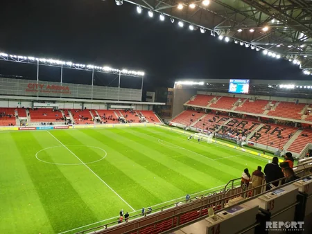 Qaranlıq və soyuq şəhər, adı şəraba verilən futbolçu - REPORTAJ