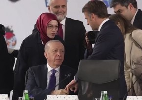 Makron Ərdoğanla görüşdə özünü alçalmış duruma salıb