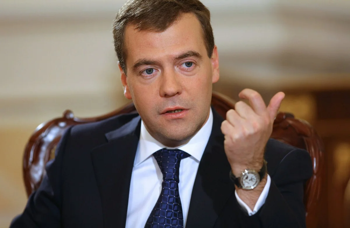 Medvedev: Relations with Azerbaijan and Armenia equally important for Russia