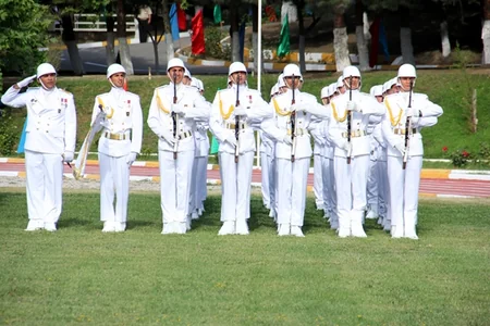 Xüsusi təyinatlı hərbi təhsil müəssisələrinin 2015-ci il buraxılışına həsr olunan təntənəli mərasim keçirilib - FOTO