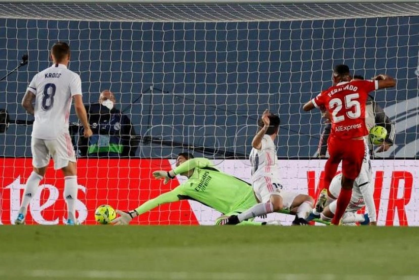 Real Madrid Sevilyaya məğlubiyyətdən qurtuldu