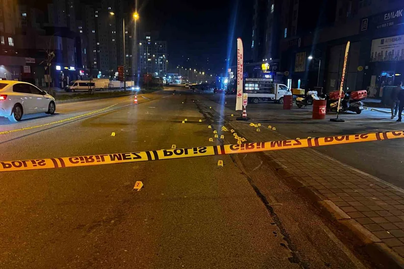 В Стамбуле при вооруженном нападении пострадали три человека