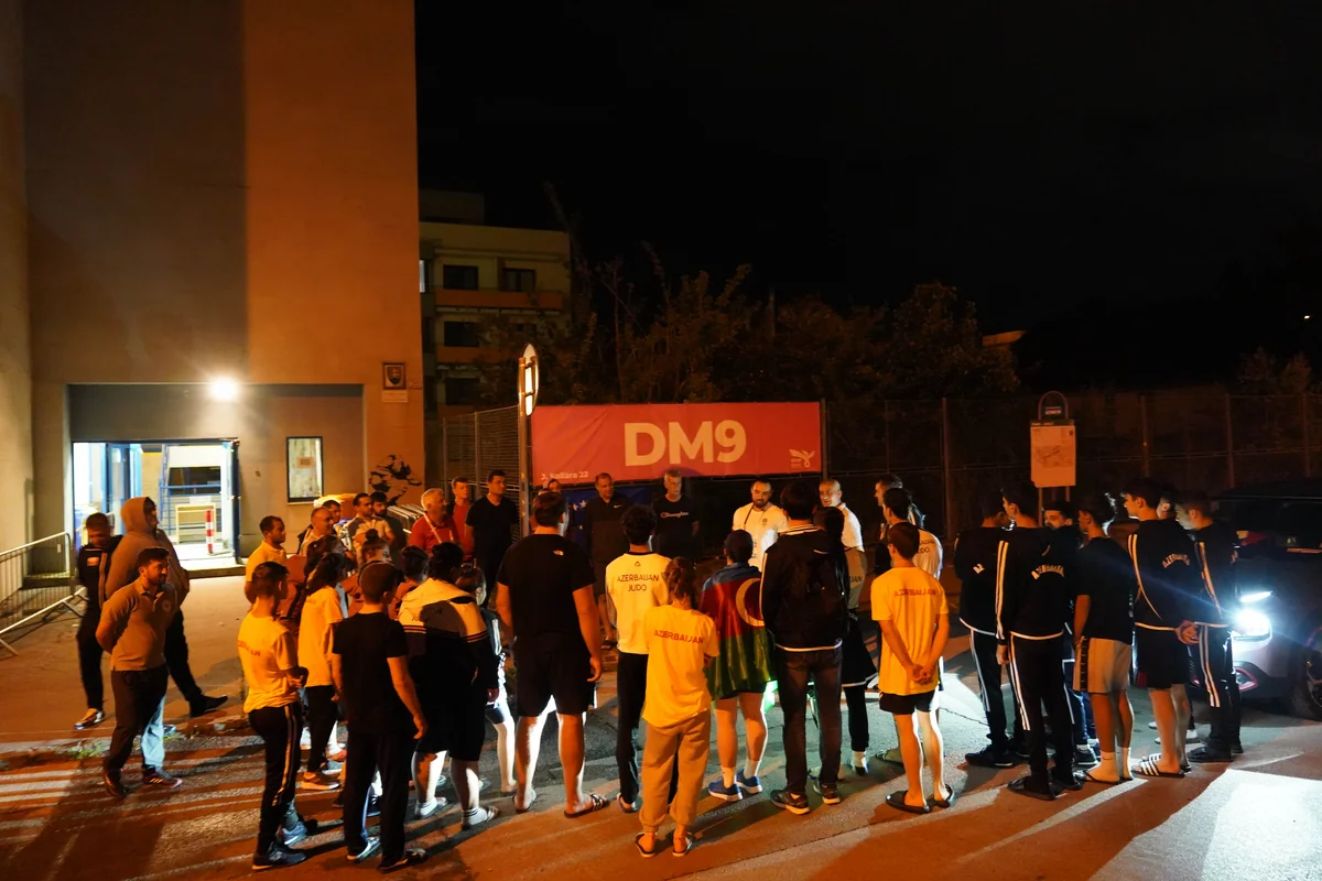 MOK rəsmisi EYOF-da fərqlənmiş Azərbaycan idmançılarını mükafatlandırıb