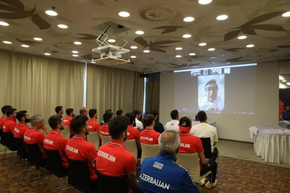 Fərid Qayıbov Azərbaycanın minifutbol yığması ilə görüşüb