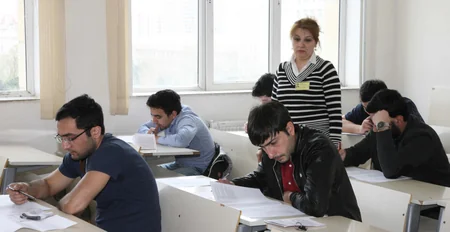 Vergilər Nazirliyinə işə qəbul imtahanı keçirilib