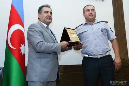 Xidmətdə fərqlənən yol polisləri mükafatlandırılıb - SİYAHI