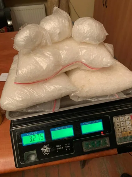 Sərhədçilərin əmrinə tabe olmayan narkotik qaçaqmalçısı gömrüyün maşınına ziyan vurub