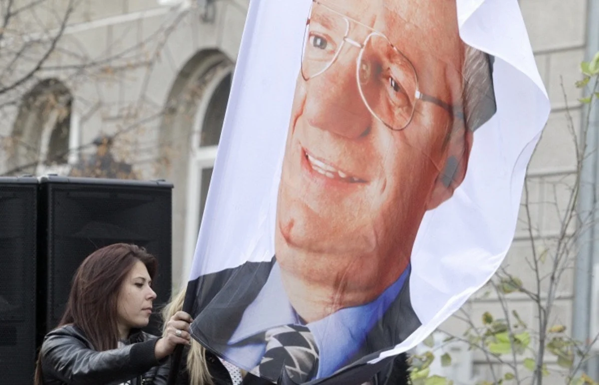 Seselj says he is unwilling to return to The Hague voluntarily