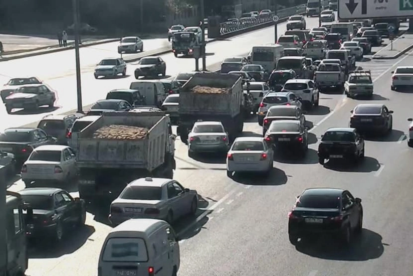Bakının Ziya Bünyadov prospektində yol qəzası baş verib