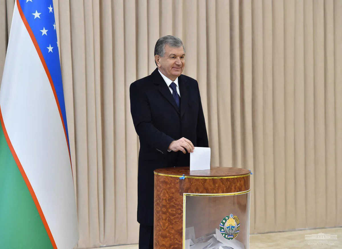 Uzbekistan's head of state votes in presidential election