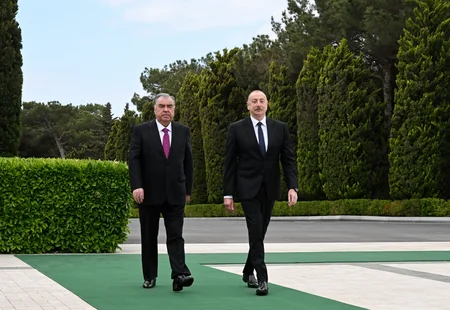 Tacikistan Prezidenti Emoməli Rəhmonun rəsmi qarşılanma mərasimi olub