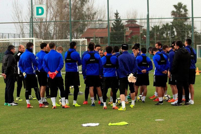 Azərbaycan klubları Antalya toplanışını rəsmi sayt və sosial şəbəkədə necə işıqlandırıb? - TƏHLİL