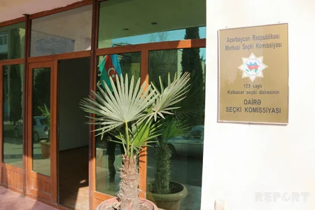 Kəlbəcərdən olan məcburi köçkünlər seçkilərdə fəal iştirak edir